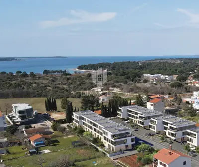 Stan s vrtom u Štinjanu – novogradnja na mirnoj lokaciji blizu plaže - 3