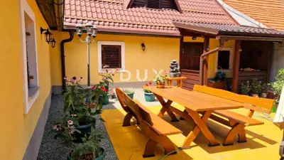 House 260 m², Fužine - pool and yard - 2