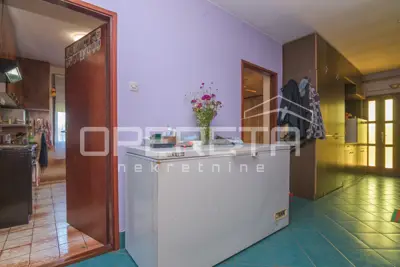 House 220 m², Sveti Ivan Zelina - ground floor and attic - 19