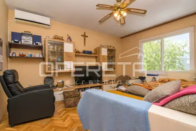 Haus 220 m², Sveti Ivan Zelina - Erdgeschoss und Dachgeschoss