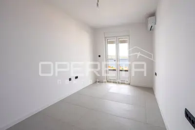 Čiovo / Penthouse s panoramskim pogledom na more – useljiv - 15