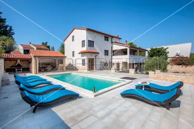 Apartmenthaus mit Pool in Toplage in Pula - 7
