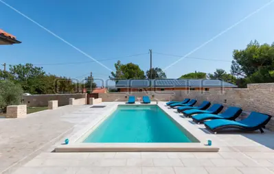 Apartmenthaus mit Pool in Toplage in Pula - 9