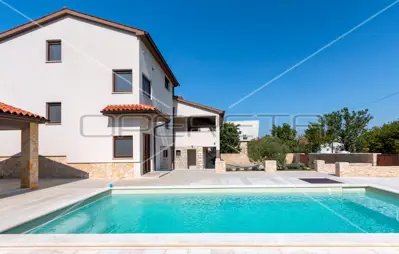 Apartmenthaus mit Pool in Toplage in Pula - 8