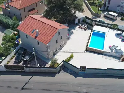 Villa 180 m², Krk - pool and grounds 692 m² - 4