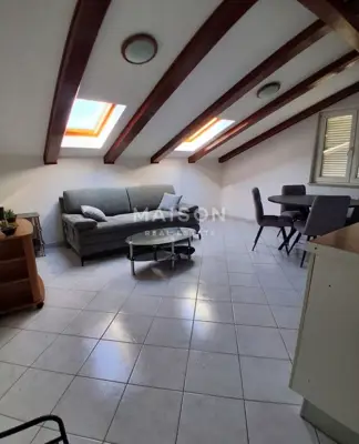 Stan za dugoročan najam, Podmurvice