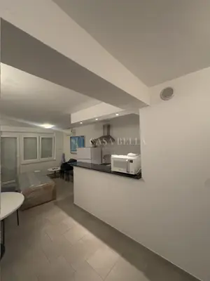 Apartment 42 m², Jadranovo - balcony, terrace and parking space