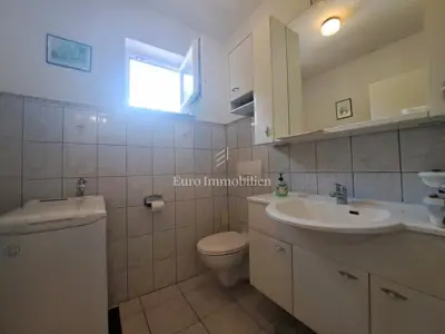 Apartmenthaus in Malinska, 4 Etagen und mehrere Wohneinheiten - 8
