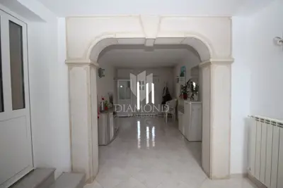 Kuća 280 m², Labin - obnovljena 2016. - 17