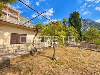 Haus zur Renovierung mit Nebengebäude auf 721 m², Gradac - 7