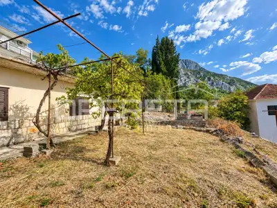 Haus zur Renovierung mit Nebengebäude auf 721 m², Gradac - 8