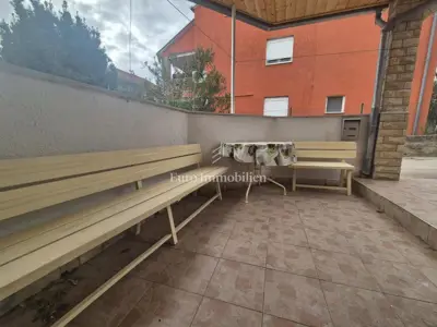 Vodice - Haus mit 3 Wohnungen - 19