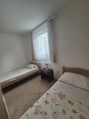 Vodice - Haus mit 3 Wohnungen - 9