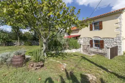 Stone house 90 m², Labin surroundings - renovated and quiet location - 16