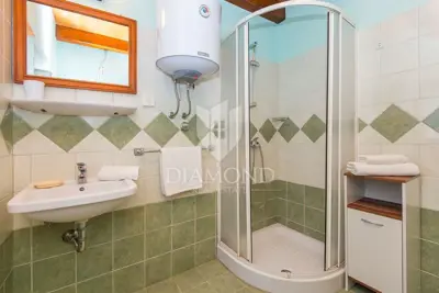 Stone house 90 m², Labin surroundings - renovated and quiet location - 12