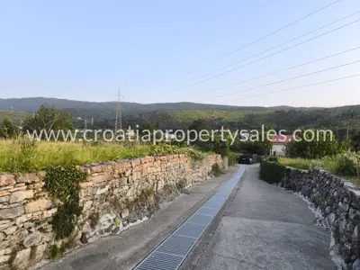 Poljoprivredno zemljište 4 086 m², Tugare, blizu Omiša
