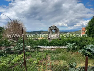 House 122 m², island of Brač - partial sea view - 7
