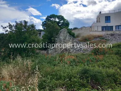 House 122 m², island of Brač - partial sea view - 4