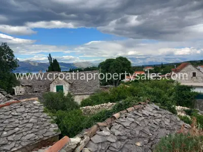 House 122 m², island of Brač - partial sea view - 10