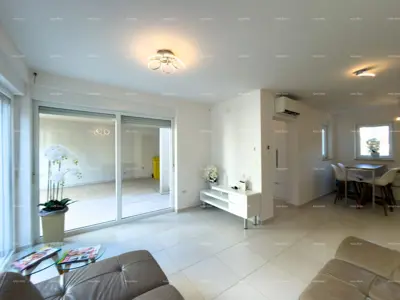 House 130 m², Premantura - open sea view - 10