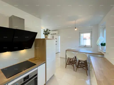 House 130 m², Premantura - open sea view - 7