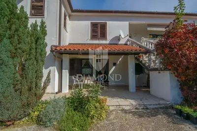 Haus 358 m², Vižinada - 5 Apartments und Blick auf die Landschaft - 5