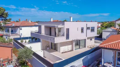 Dvojna kuća 110 m², Umag - bazen i terasa - 8