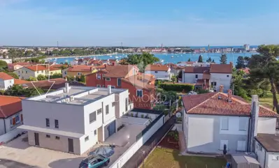 Dvojna kuća 110 m², Umag - bazen i terasa