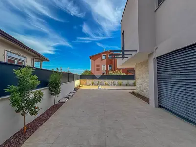 Dvojna kuća 110 m², Umag - bazen i terasa - 7