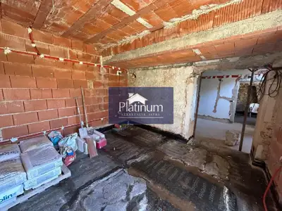 Kuća 50 m², Šišan - kamena kuća u fazi adaptacije - 9
