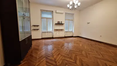 Zagreb, Centar trosoban p.p-ured 83 m², visoko prizemlje - 2
