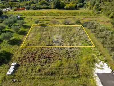 Building land, Buje - quiet location near the border - 2