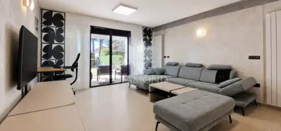 Stan 95 m², Novigrad - centar, 2 terase i vrt - 3