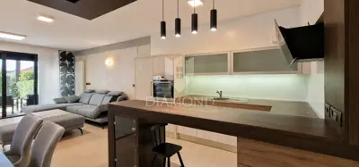 Stan 95 m², Novigrad - centar, 2 terase i vrt - 5