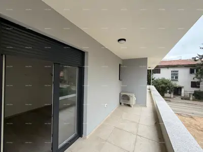 Wohnung, Pula Centar, 1. Stock, 2 Schlafzimmer und Aufzug