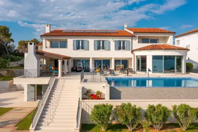 Vila 1.000 m², Zablaće kraj Šibenika, prvi red do mora - 8