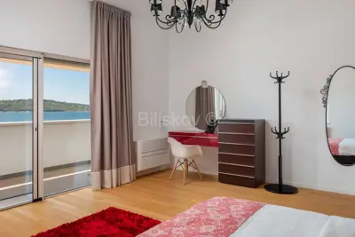 Vila 1.000 m², Zablaće kraj Šibenika, prvi red do mora - 17