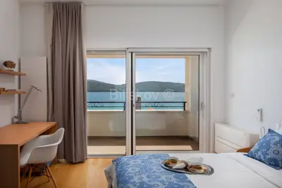 Vila 1.000 m², Zablaće kraj Šibenika, prvi red do mora - 19