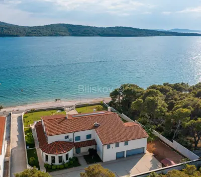 Villa 1,000 m², Zablaće near Šibenik, first row to the sea - 6