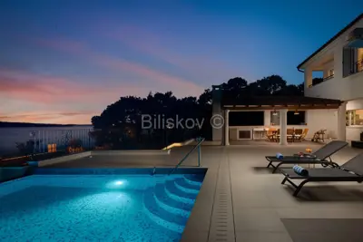 Villa 1,000 m², Zablaće near Šibenik, first row to the sea - 13