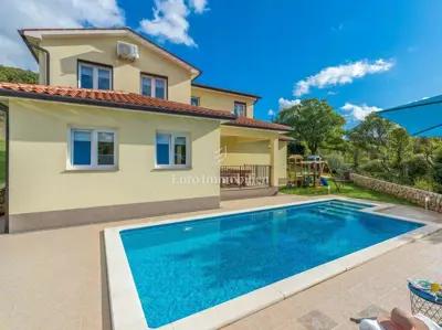 Kuća 120 m², Labin - bazen i privatnost - 2
