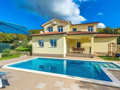 Kuća 120 m², Labin - bazen i privatnost