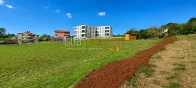 Građevinsko zemljište 742 m², Pomer - 100 m od mora - 2