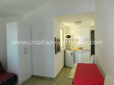 Kuća u Primoštenu, 50 m od mora i plaže, tri apartmana - 8