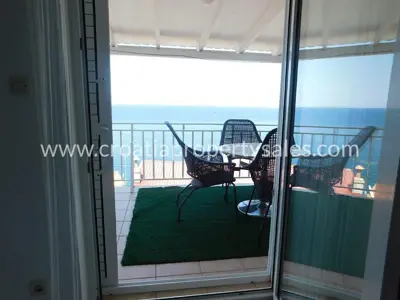 Kuća u Primoštenu, 50 m od mora i plaže, tri apartmana - 4