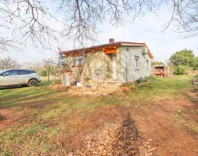House 42 m², Medulin - quiet location by the sea