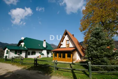 House 320 m², Jasenak - two houses and pool - 6