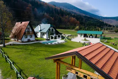 House 320 m², Jasenak - two houses and pool - 4