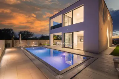 Villa 195 m², Malinska - modern, pool and terrace