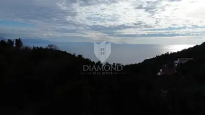 Building plot 1,900 m², Plomin - sea view - 2